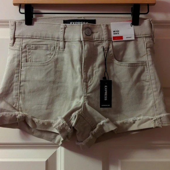 Express shorts - Picture 1 of 2